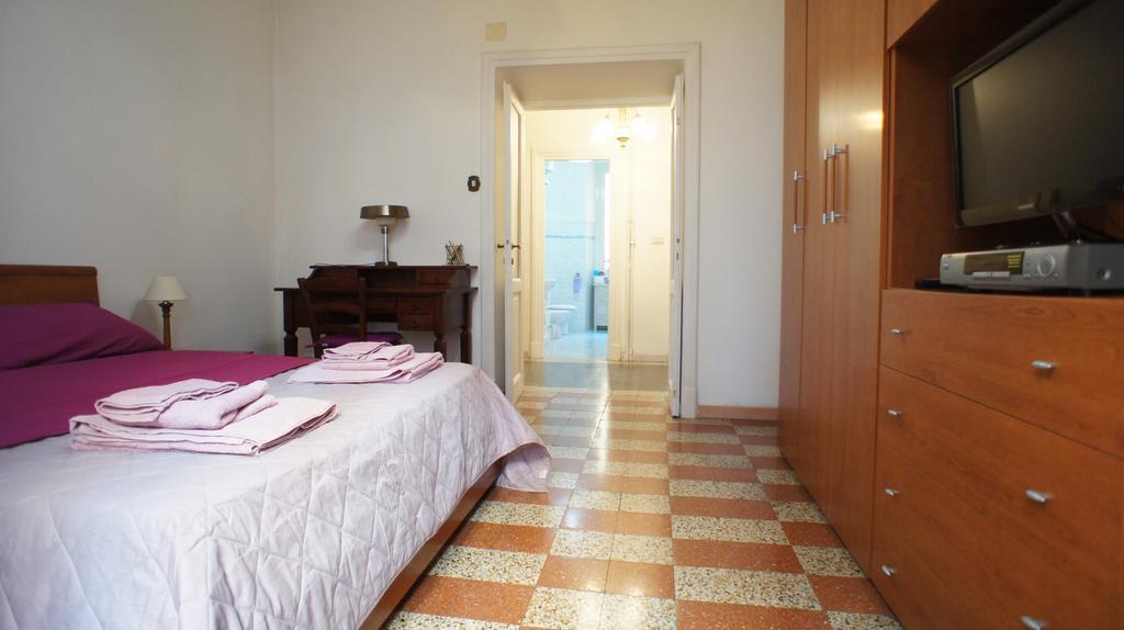 Angoletto Di Trastevere Рим Экстерьер фото