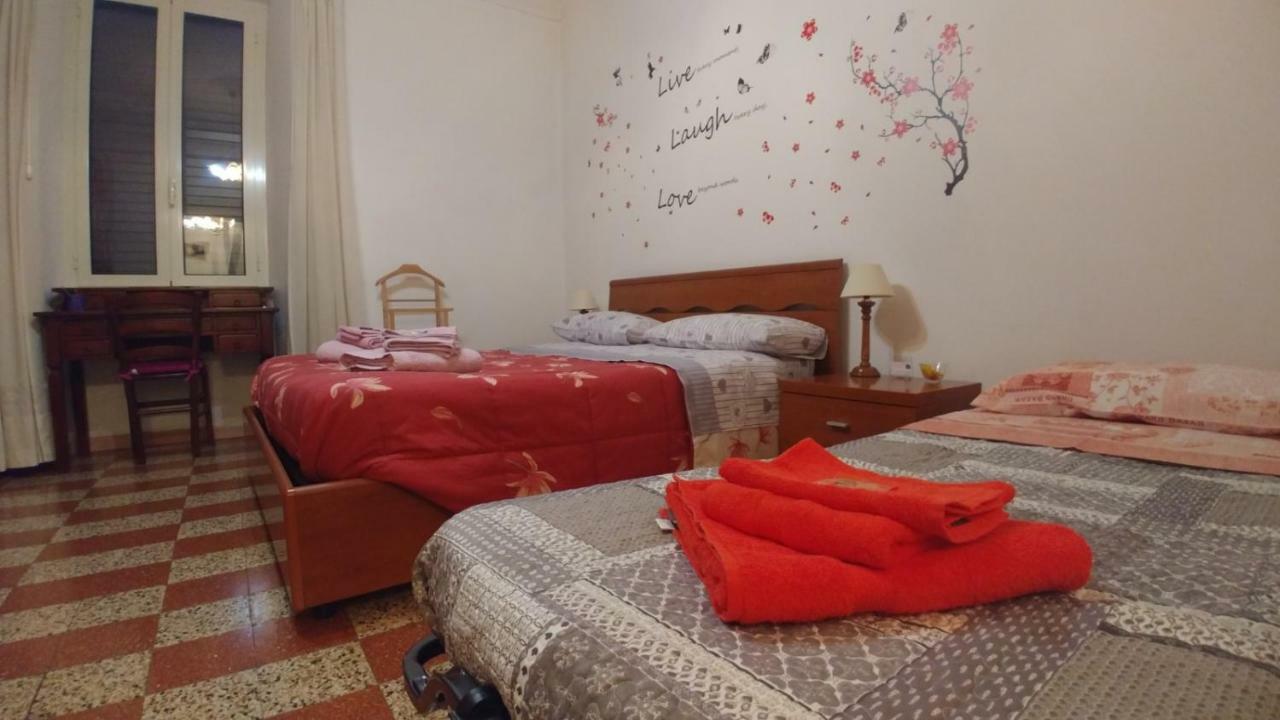 Angoletto Di Trastevere Рим Экстерьер фото